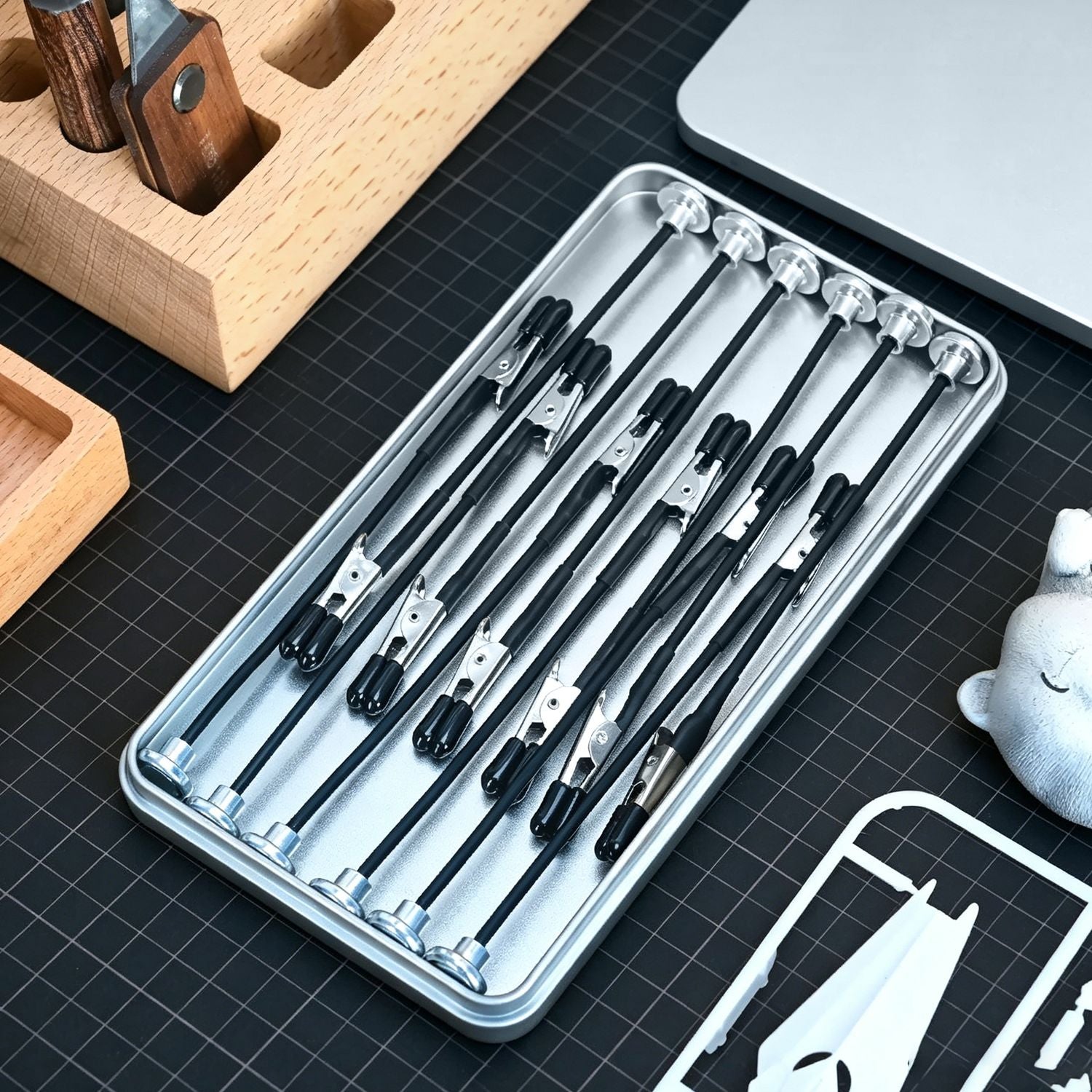 Plamojet Magnetic Bendable Alligator Clip Sticks Set with Metal Storage Case